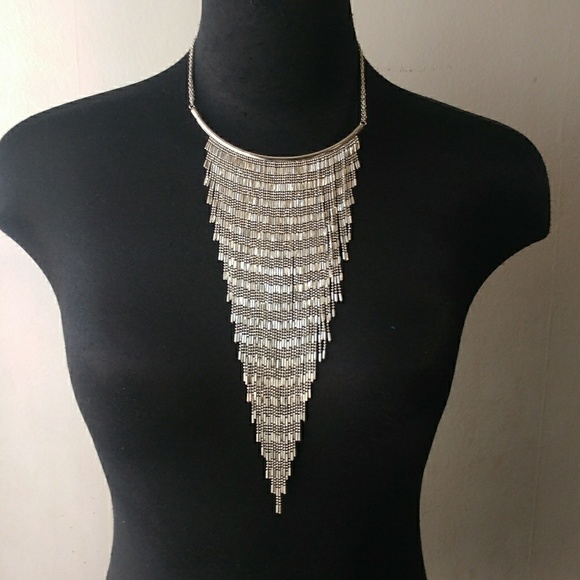 Jewelry - Gorgeous Shimmering Bib Necklace Set